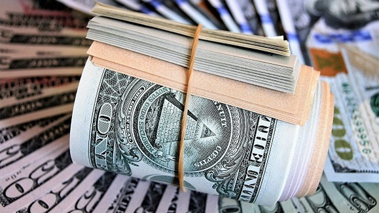 تحركات مفاجئة في سعر الدولار مقابل الجنيه المصري بعد تصاعد وتيرة حرب إيران